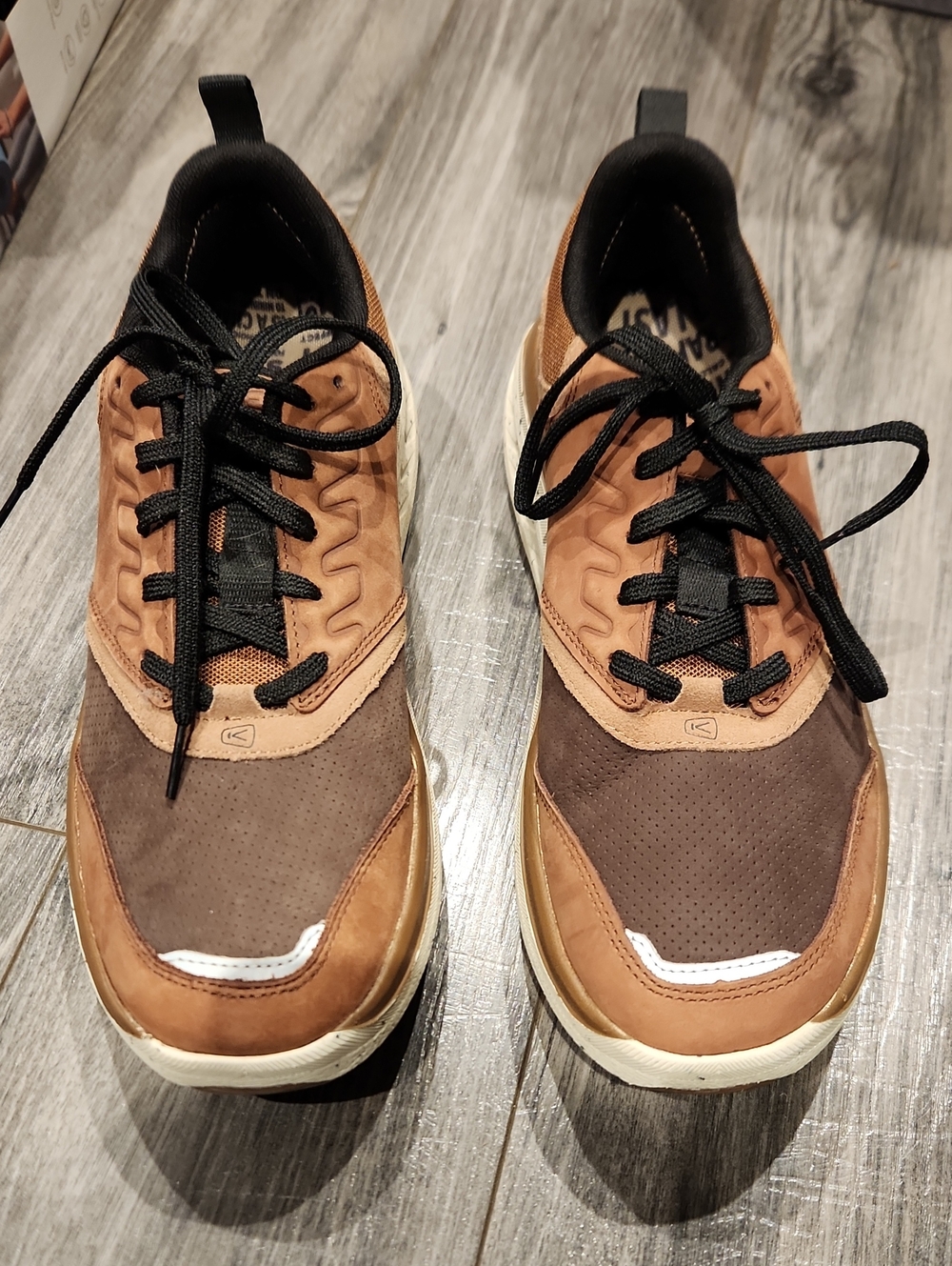 Like New Cond. KEEN Men's Sz 9.5 Walking Shoes